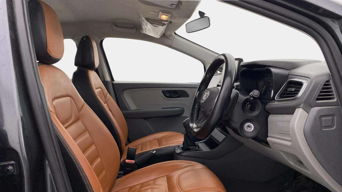 2020 Tata ALTROZ XE PETROL, Petrol, Manual, 59,618 km, Right Side Front Door Cabin