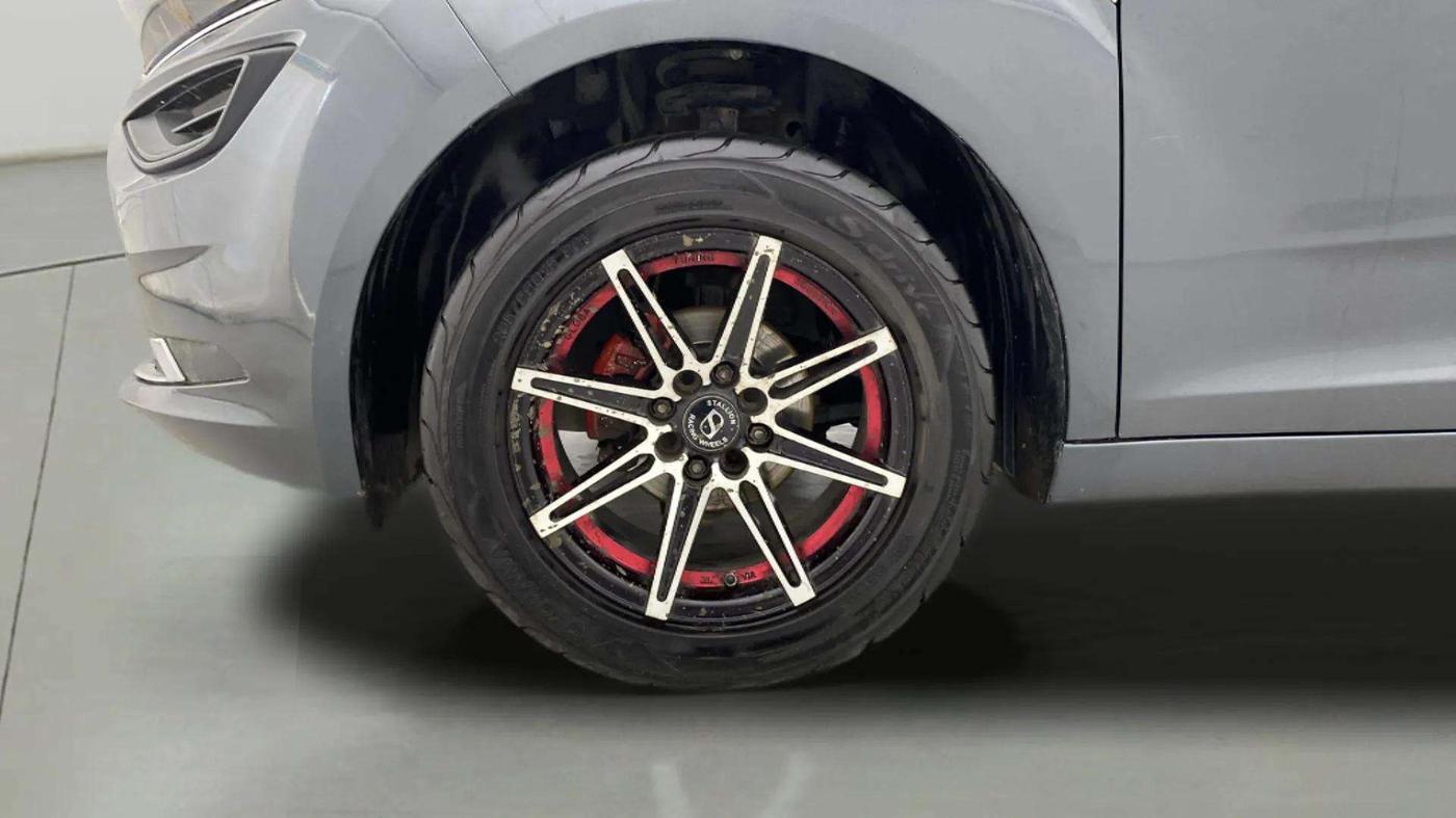 2020 Tata ALTROZ XE PETROL, Petrol, Manual, 59,618 km, Left Front Wheel