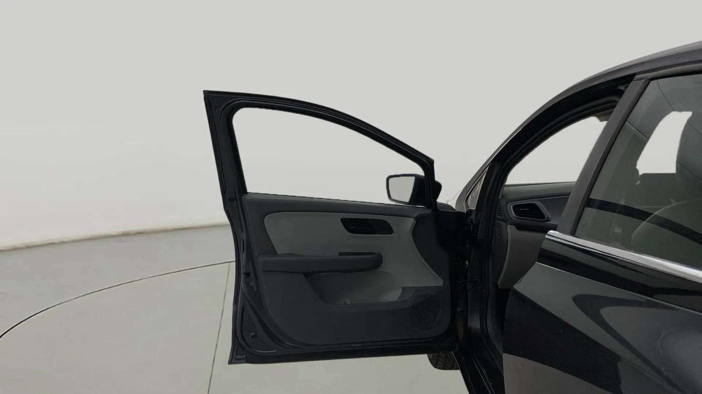 2020 Tata ALTROZ XE PETROL, Petrol, Manual, 59,618 km, LHS Front Door