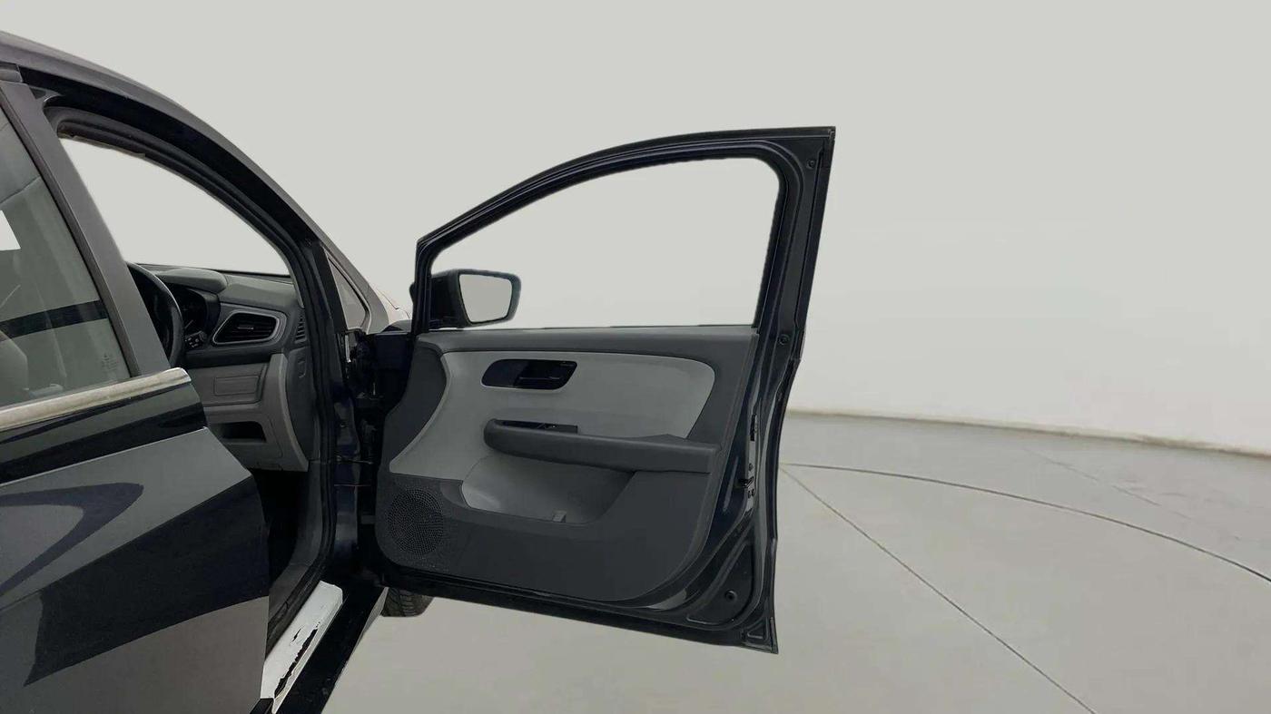 2020 Tata ALTROZ XE PETROL, Petrol, Manual, 59,618 km, RHS Front Door