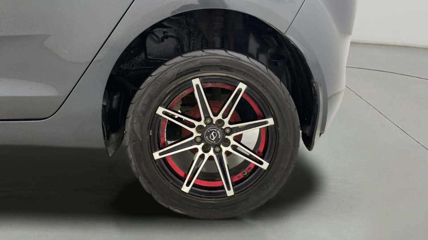 2020 Tata ALTROZ XE PETROL, Petrol, Manual, 59,618 km, Left Rear Wheel
