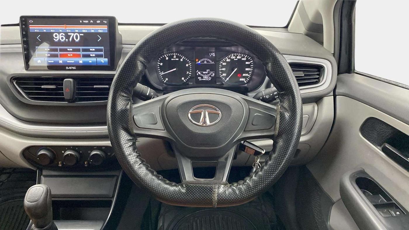2020 Tata ALTROZ XE PETROL, Petrol, Manual, 59,618 km, Steering Wheel Close Up