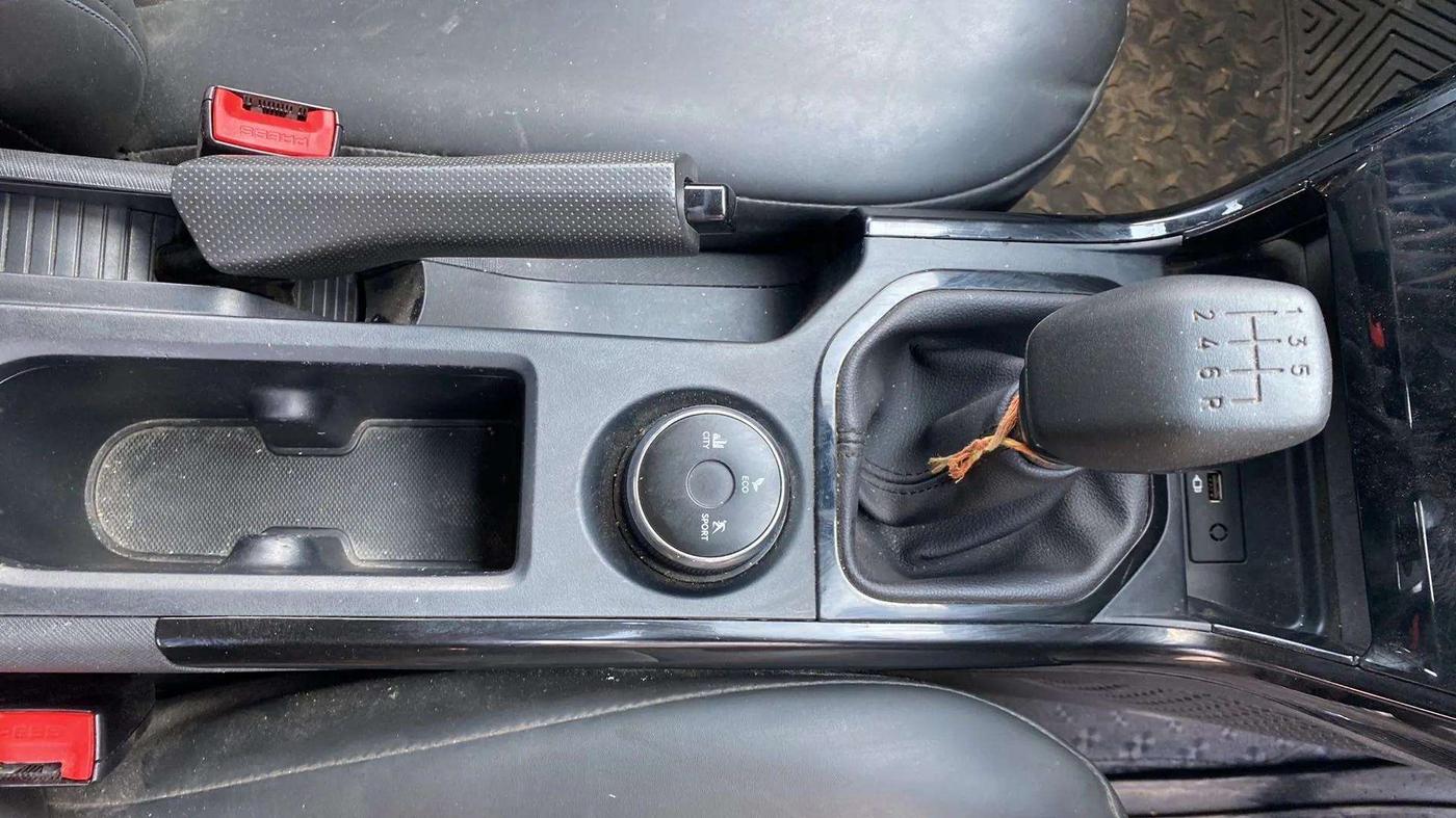 2023 Tata NEXON PURE SUNROOF 1.2 PETROL, Petrol, Manual, 24,847 km, Gear Lever