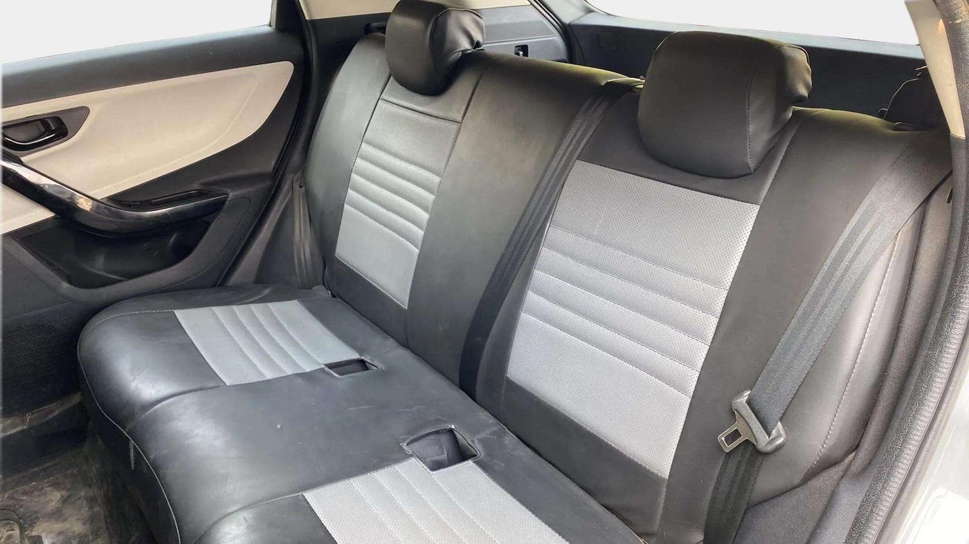 2023 Tata NEXON PURE SUNROOF 1.2 PETROL, Petrol, Manual, 24,847 km, Right Side Rear Door Cabin