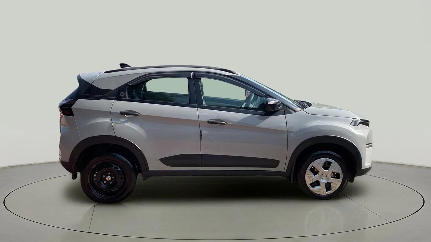 2023 Tata NEXON PURE SUNROOF 1.2 PETROL, Petrol, Manual, 24,847 km, Right Side View