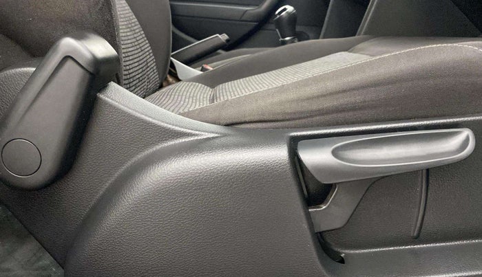 2019 Volkswagen Polo COMFORTLINE 1.0L MPI, Petrol, Manual, 46,496 km, Driver Side Adjustment Panel
