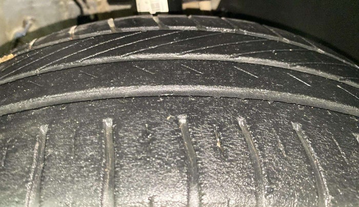 2019 Volkswagen Polo COMFORTLINE 1.0L MPI, Petrol, Manual, 46,496 km, Right Front Tyre Tread