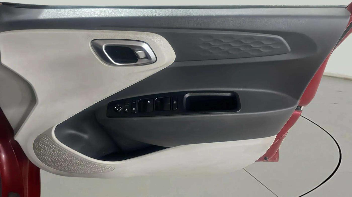 2020 Hyundai AURA SX PLUS 1.2 AMT, Petrol, Automatic, 52,325 km, Driver Side Door Panels Control