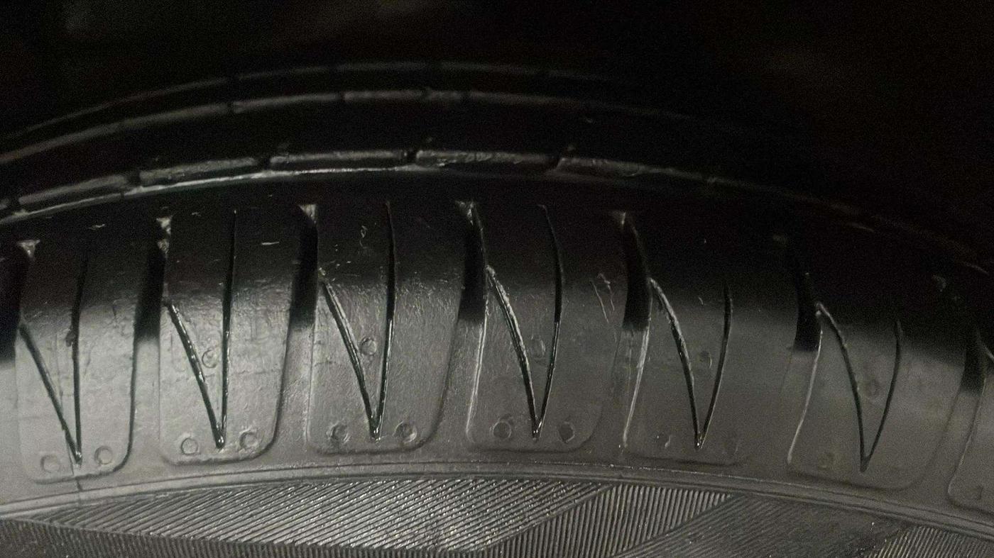 2020 Hyundai AURA SX PLUS 1.2 AMT, Petrol, Automatic, 52,325 km, Left Front Tyre Tread