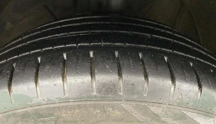 2021 Maruti Baleno ZETA CVT PETROL 1.2, Petrol, Automatic, 19,581 km, Left Front Tyre Tread
