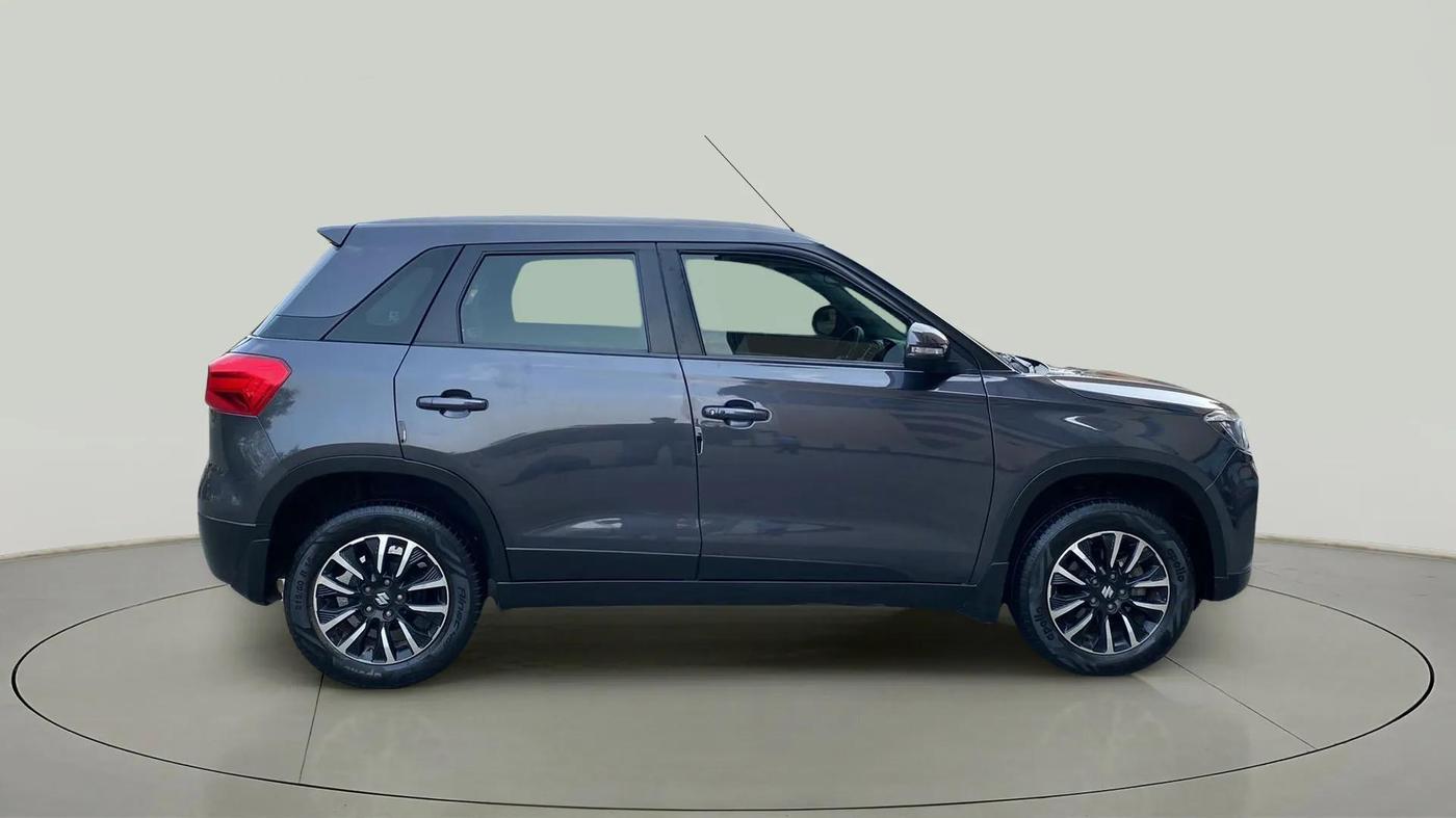 2022 Maruti BREZZA ZXI + AT SMART HYBRID, Petrol, Automatic, 26,636 km, Right Side View