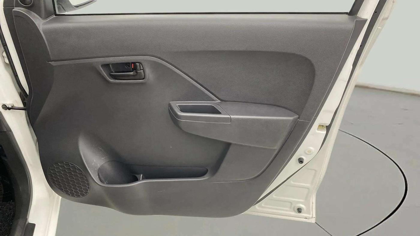 2022 Maruti Alto K10 VXI, Petrol, Manual, 24,467 km, Driver Side Door Panels Control