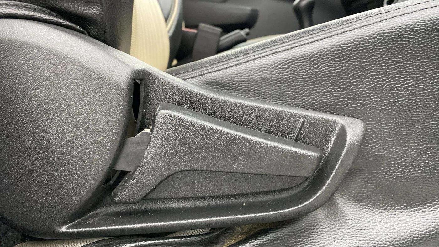 2022 Maruti Alto K10 VXI, Petrol, Manual, 24,467 km, Driver Side Adjustment Panel