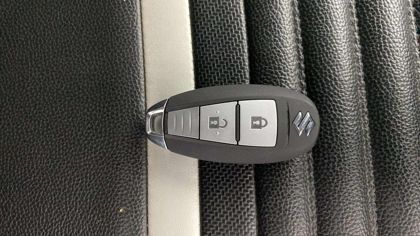 2020 Maruti Baleno ZETA PETROL 1.2, Petrol, Manual, 29,114 km, Key Close Up