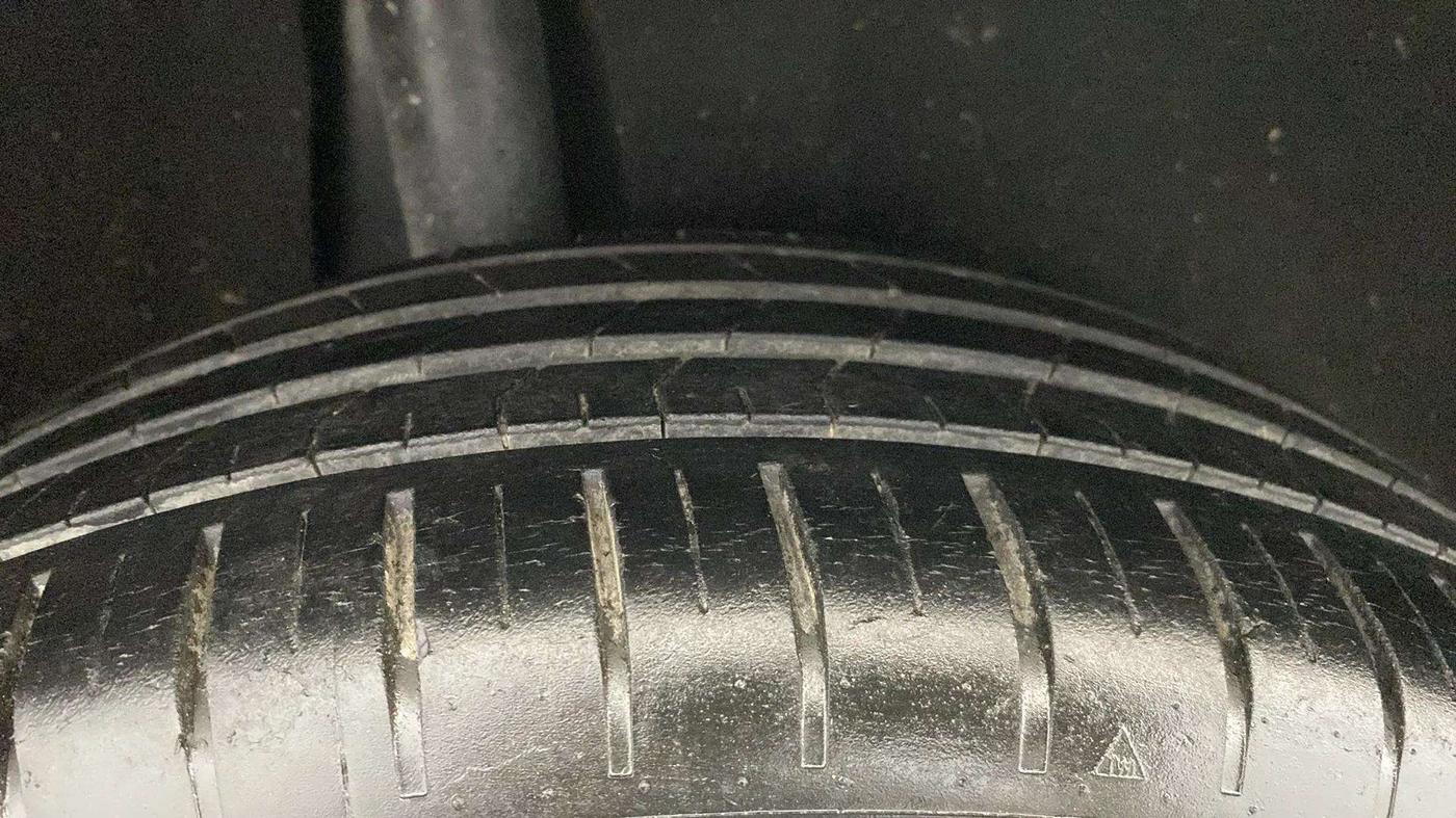 2020 Maruti Baleno ZETA PETROL 1.2, Petrol, Manual, 29,114 km, Right Rear Tyre Tread