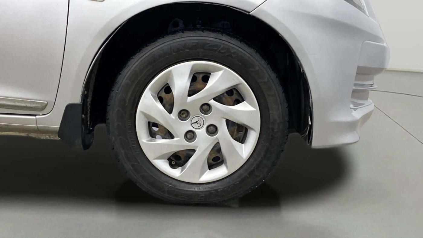 2014 Honda Amaze 1.2L I-VTEC S, Petrol, Manual, 86,010 km, Right Front Wheel