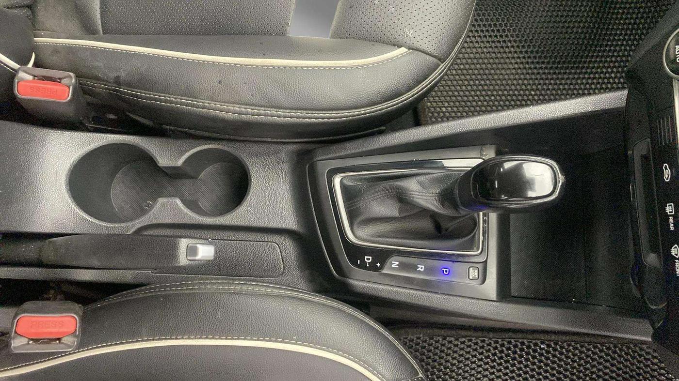 2019 Hyundai Elite i20 ASTA (O) CVT, Petrol, Automatic, 62,284 km, Gear Lever