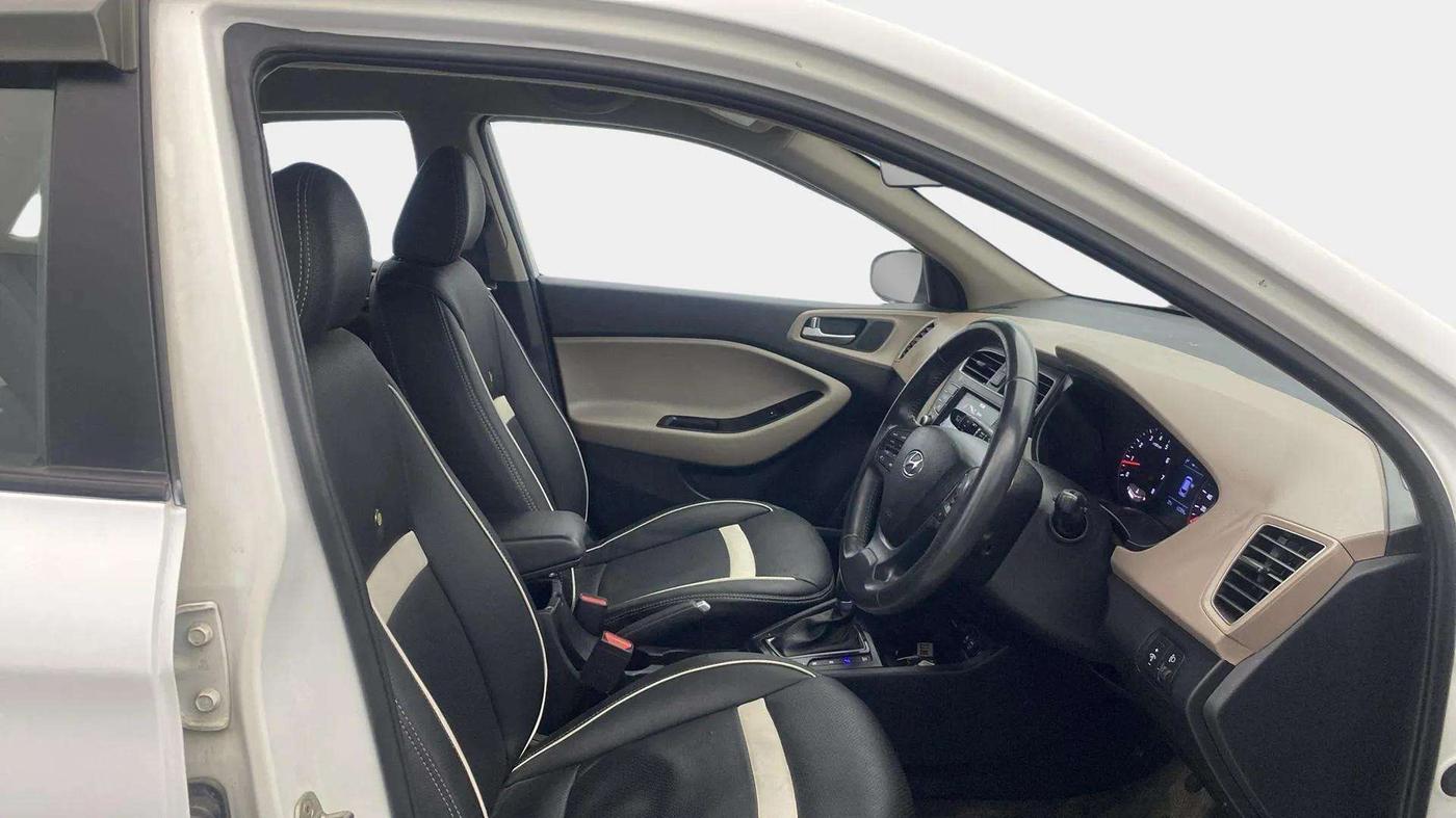 2019 Hyundai Elite i20 ASTA (O) CVT, Petrol, Automatic, 62,284 km, Right Side Front Door Cabin