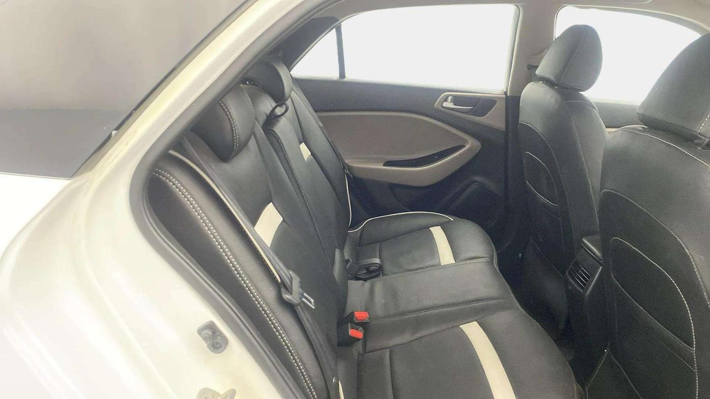 2019 Hyundai Elite i20 ASTA (O) CVT, Petrol, Automatic, 62,284 km, Right Side Rear Door Cabin