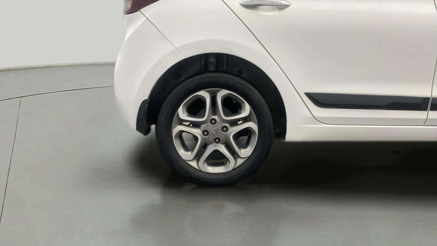 2019 Hyundai Elite i20 ASTA (O) CVT, Petrol, Automatic, 62,284 km, Right Rear Wheel