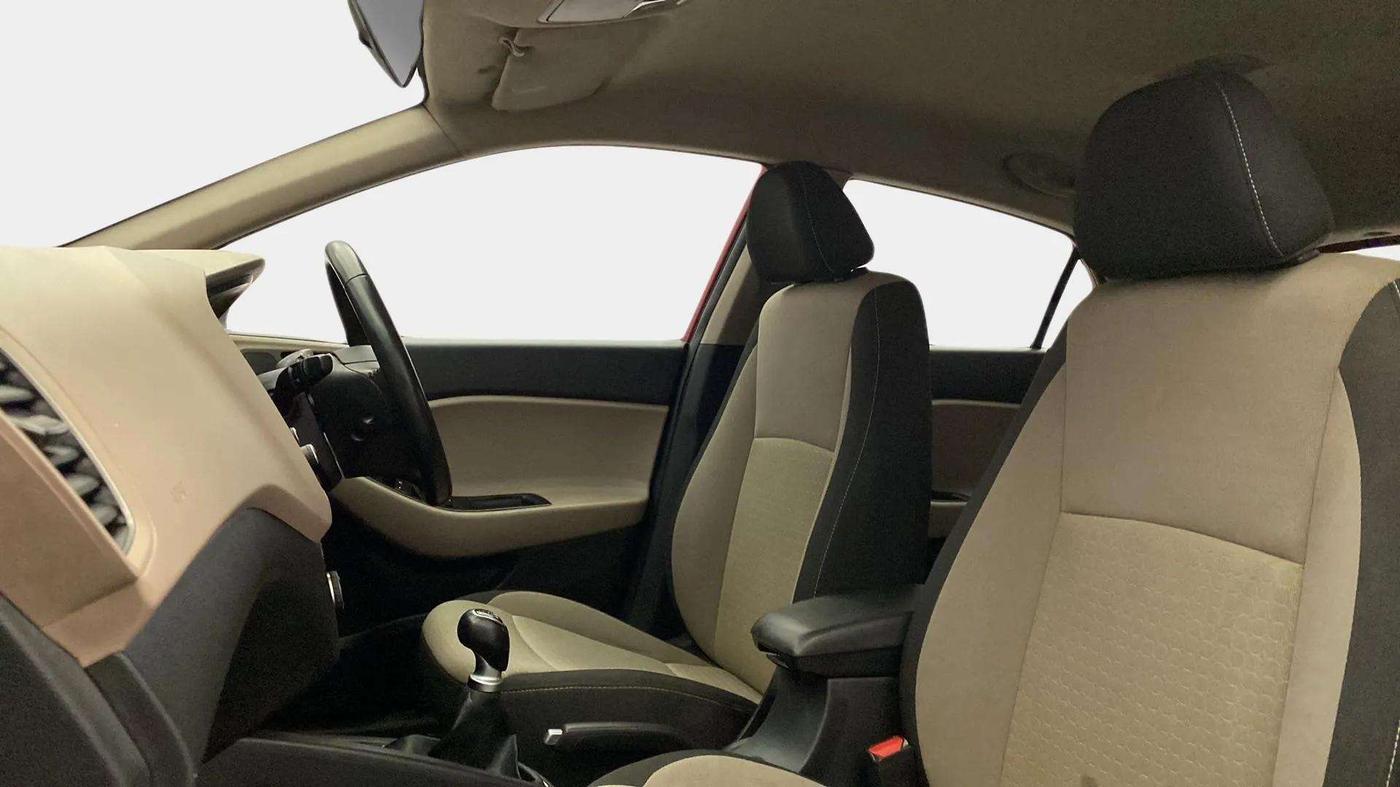2015 Hyundai Elite i20 ASTA 1.2 (O), Petrol, Manual, 35,760 km, Right Side Front Door Cabin