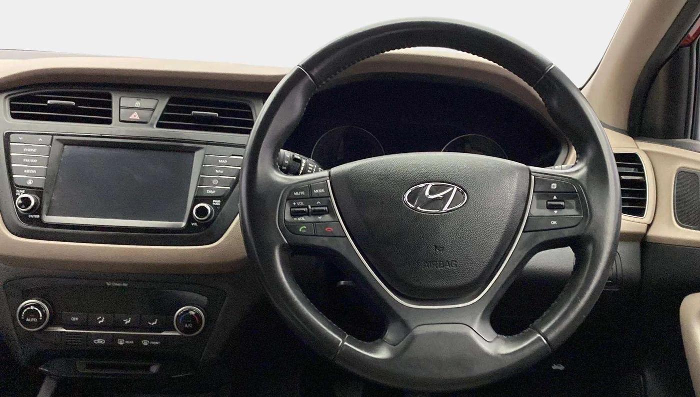 2015 Hyundai Elite i20 ASTA 1.2 (O), Petrol, Manual, 35,760 km, Steering Wheel Close Up