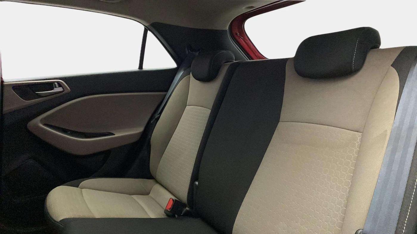 2015 Hyundai Elite i20 ASTA 1.2 (O), Petrol, Manual, 35,760 km, Right Side Rear Door Cabin