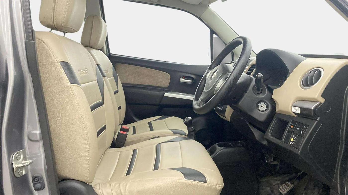 2018 Maruti Wagon R 1.0 LXI CNG (O), CNG, Manual, 68,787 km, Right Side Front Door Cabin