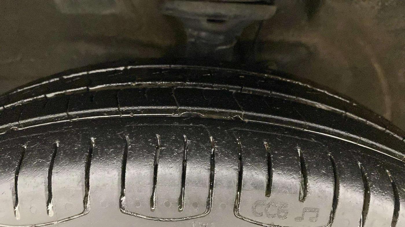 2018 Maruti Wagon R 1.0 LXI CNG (O), CNG, Manual, 68,787 km, Left Front Tyre Tread