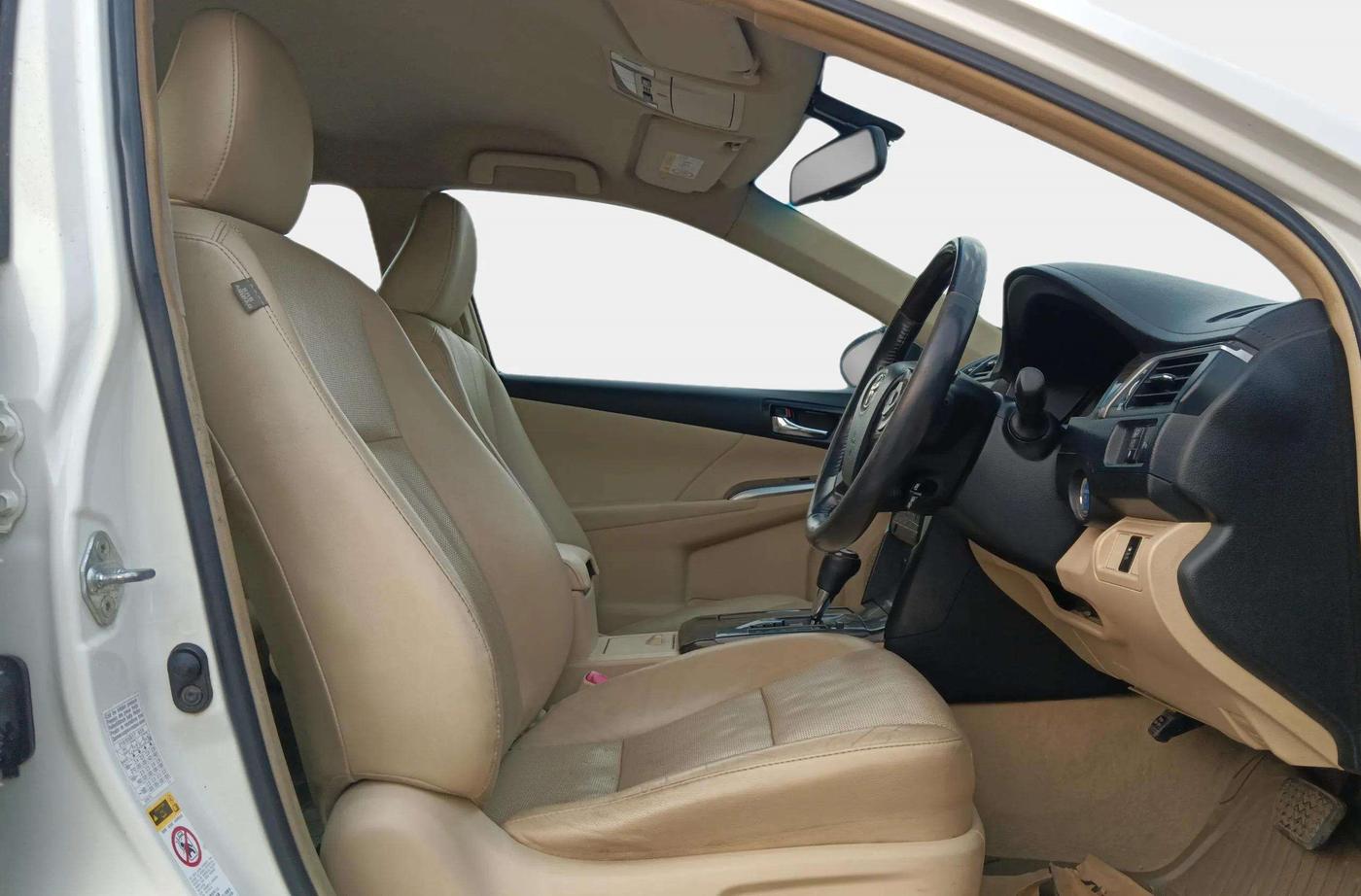 2016 Toyota Camry HYBRID, Hybrid, Automatic, 69,246 km, Right Side Front Door Cabin