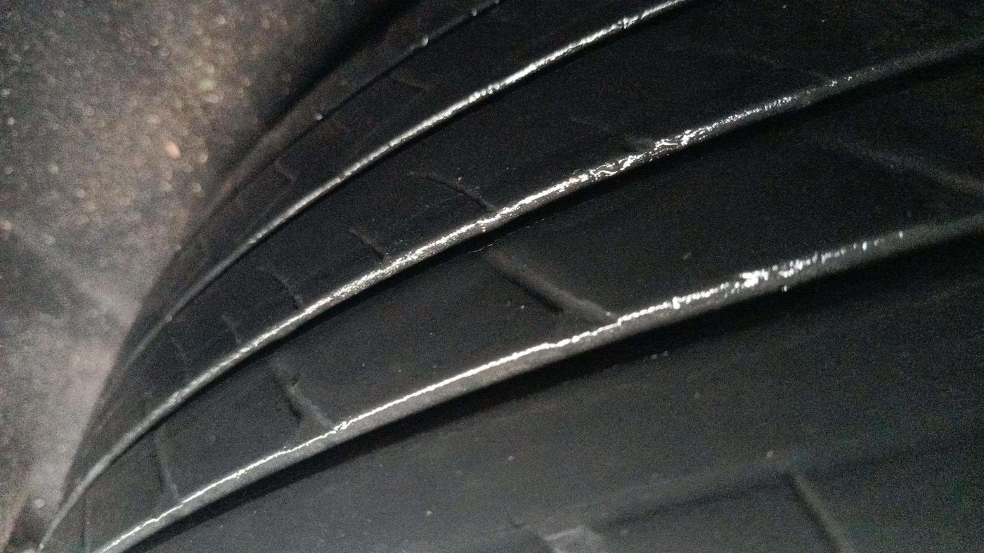 2016 Toyota Camry HYBRID, Hybrid, Automatic, 69,246 km, Left Rear Tyre Tread