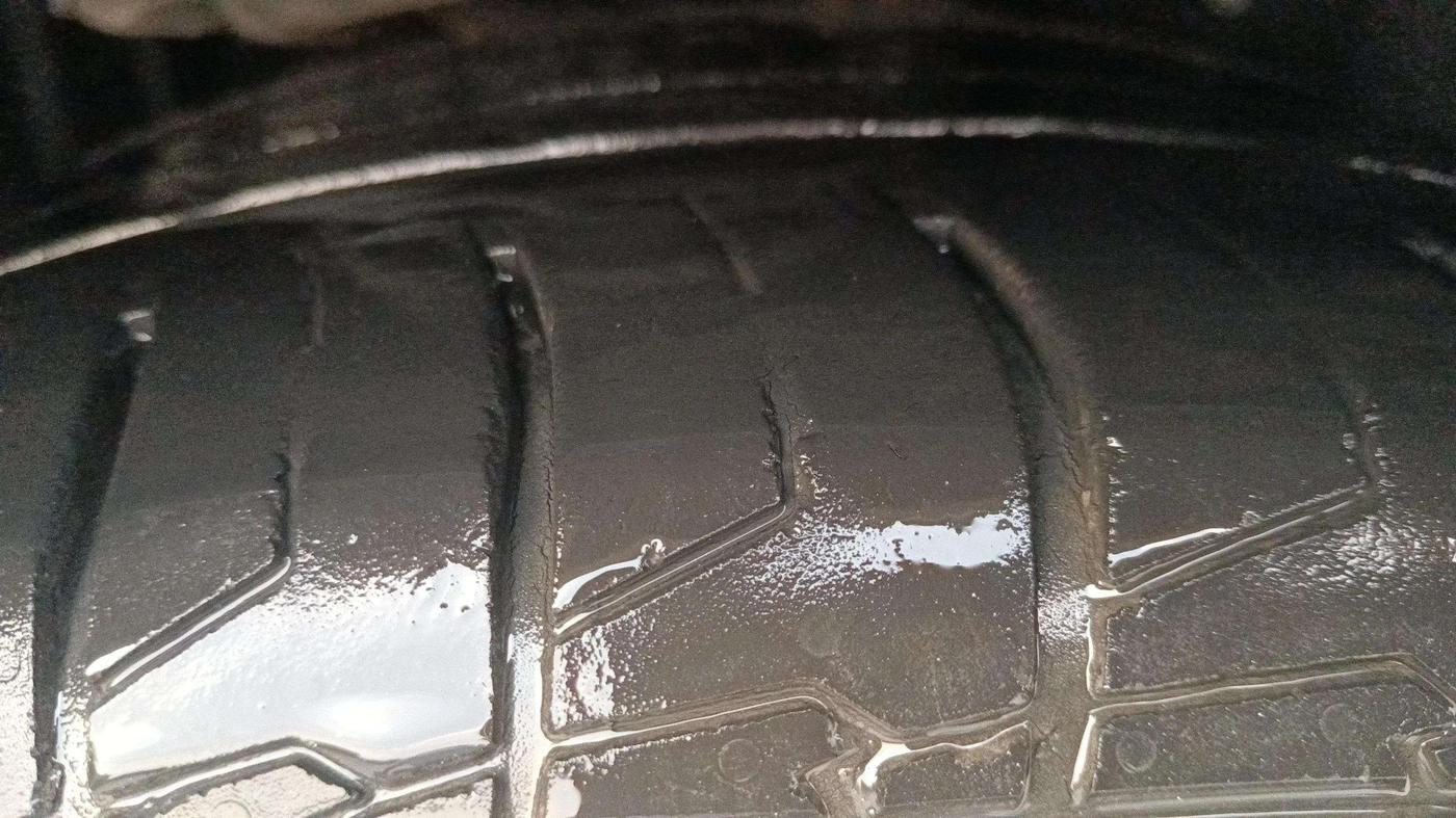 2016 Toyota Camry HYBRID, Hybrid, Automatic, 69,246 km, Right Rear Tyre Tread