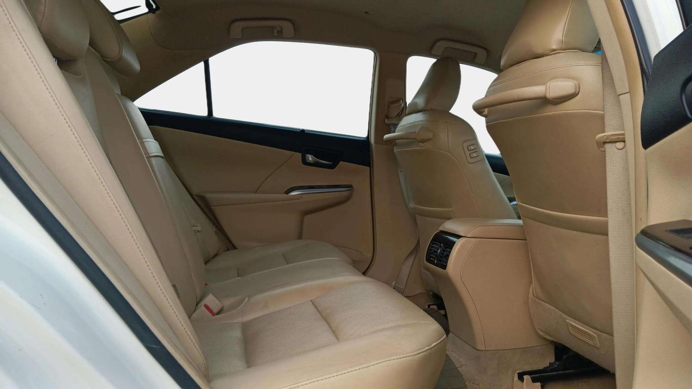 2016 Toyota Camry HYBRID, Hybrid, Automatic, 69,246 km, Right Side Rear Door Cabin