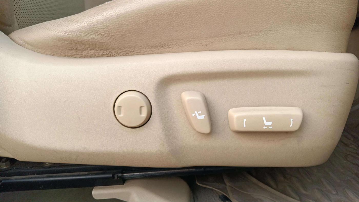 2016 Toyota Camry HYBRID, Hybrid, Automatic, 69,246 km, Driver Side Adjustment Panel