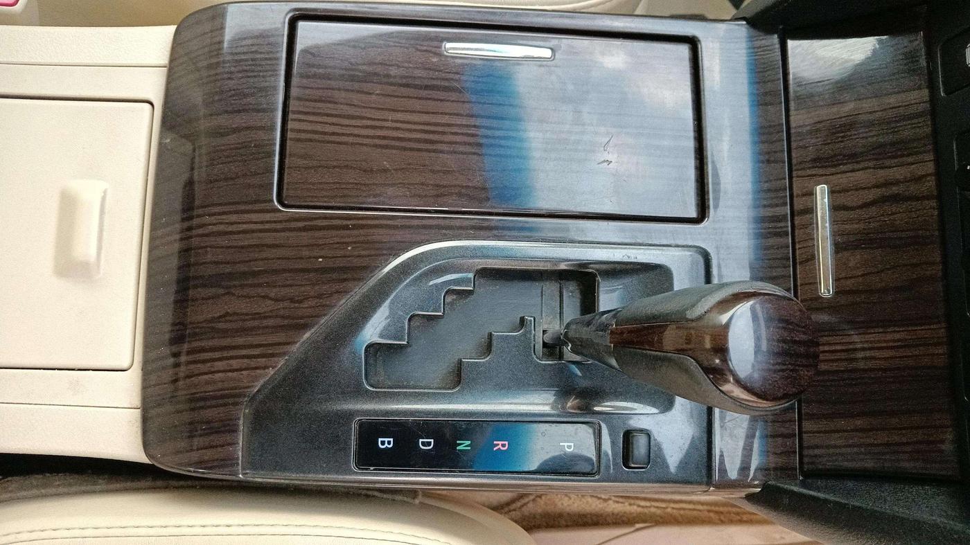 2016 Toyota Camry HYBRID, Hybrid, Automatic, 69,246 km, Gear Lever