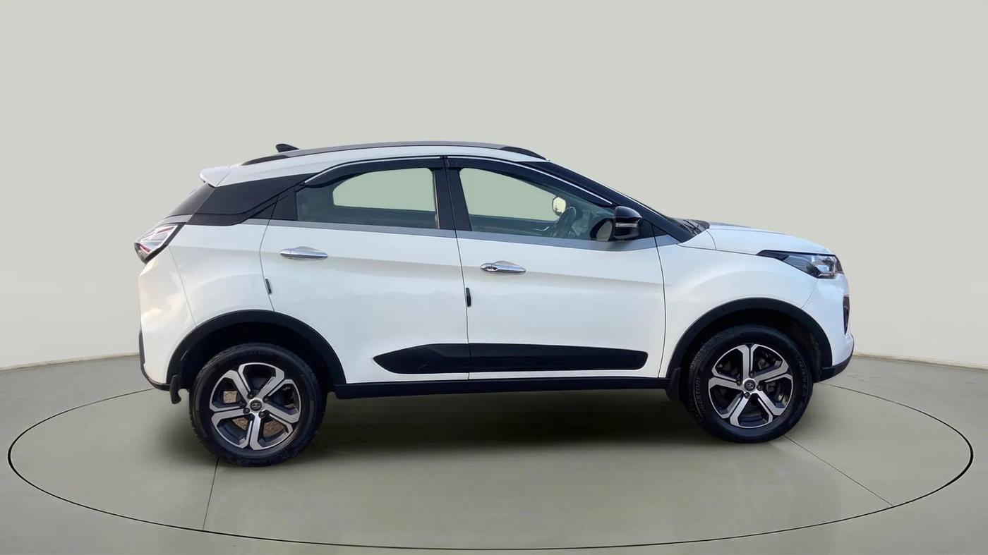 2022 Tata NEXON XZ PLUS PETROL SUNROOF, Petrol, Manual, 17,719 km, Right Side View
