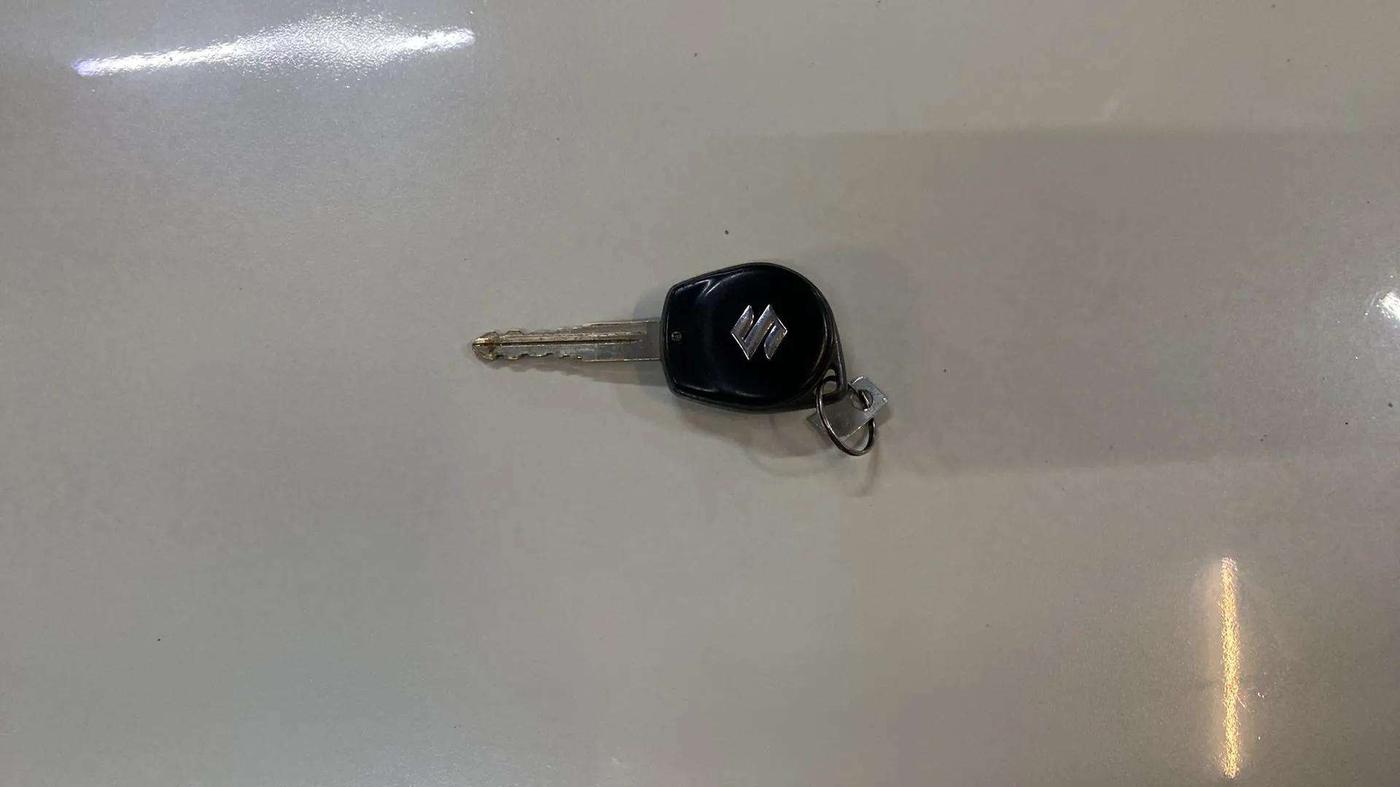 2015 Maruti Swift Dzire VXI, Petrol, Manual, 93,658 km, Key Close Up