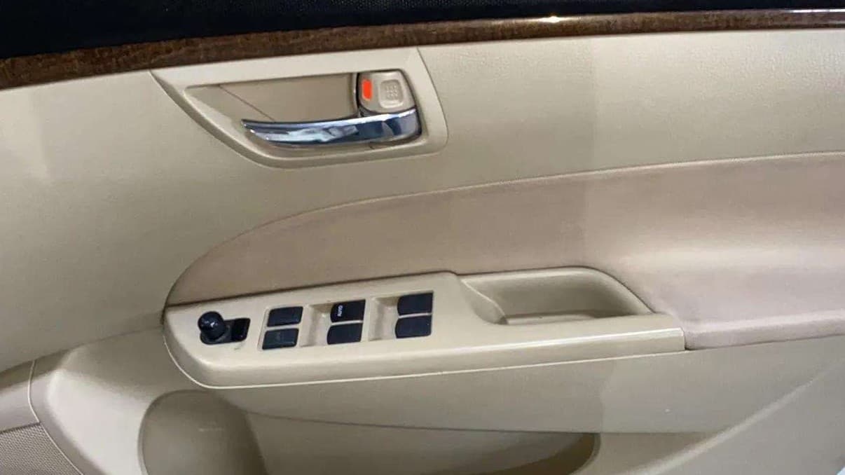 2015 Maruti Swift Dzire VXI, Petrol, Manual, 93,658 km, Driver Side Door Panels Control