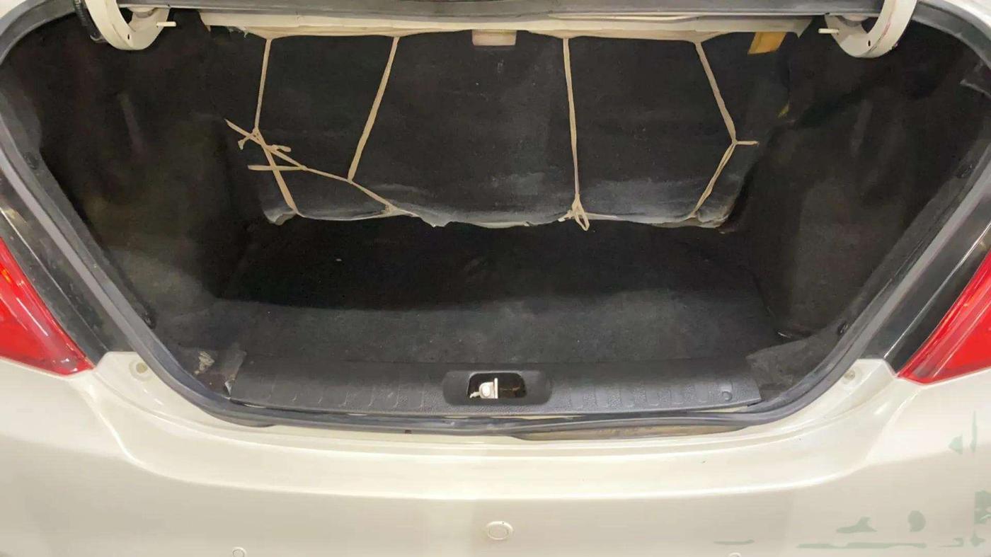 2015 Maruti Swift Dzire VXI, Petrol, Manual, 93,658 km, Boot Inside