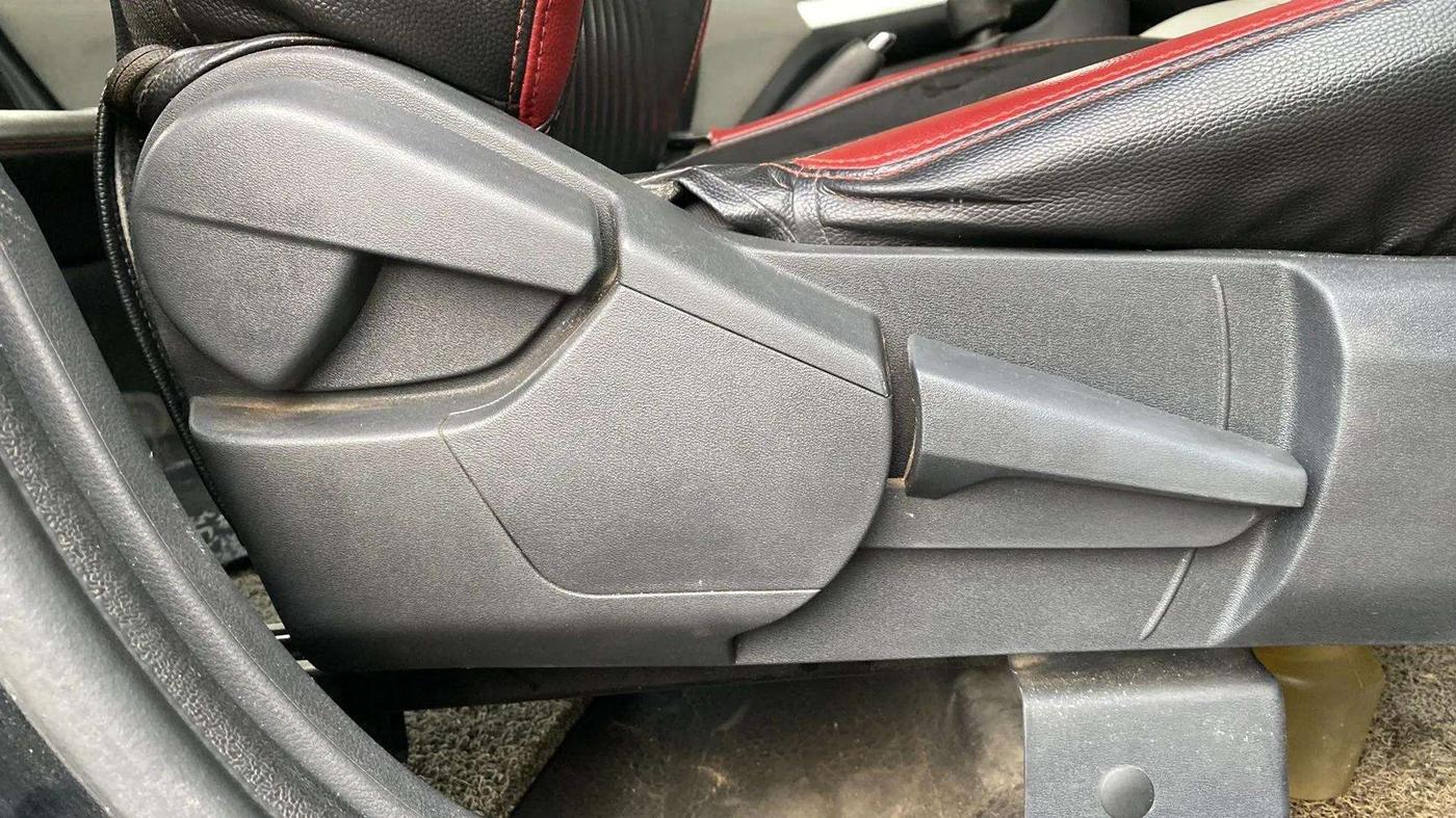 2021 Nissan MAGNITE XV MT, Petrol, Manual, 33,200 km, Driver Side Adjustment Panel