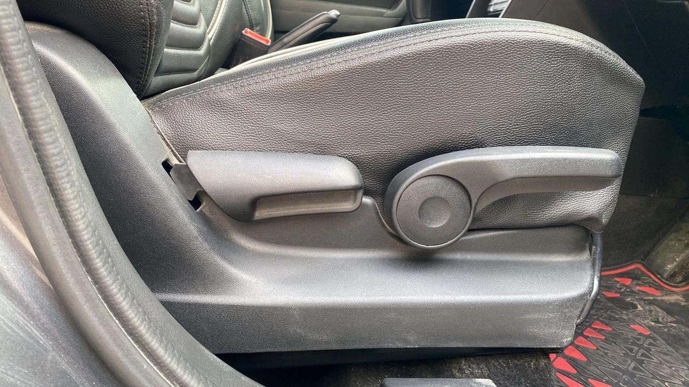 2020 Maruti Vitara Brezza ZXI, Petrol, Manual, 80,663 km, Driver Side Adjustment Panel