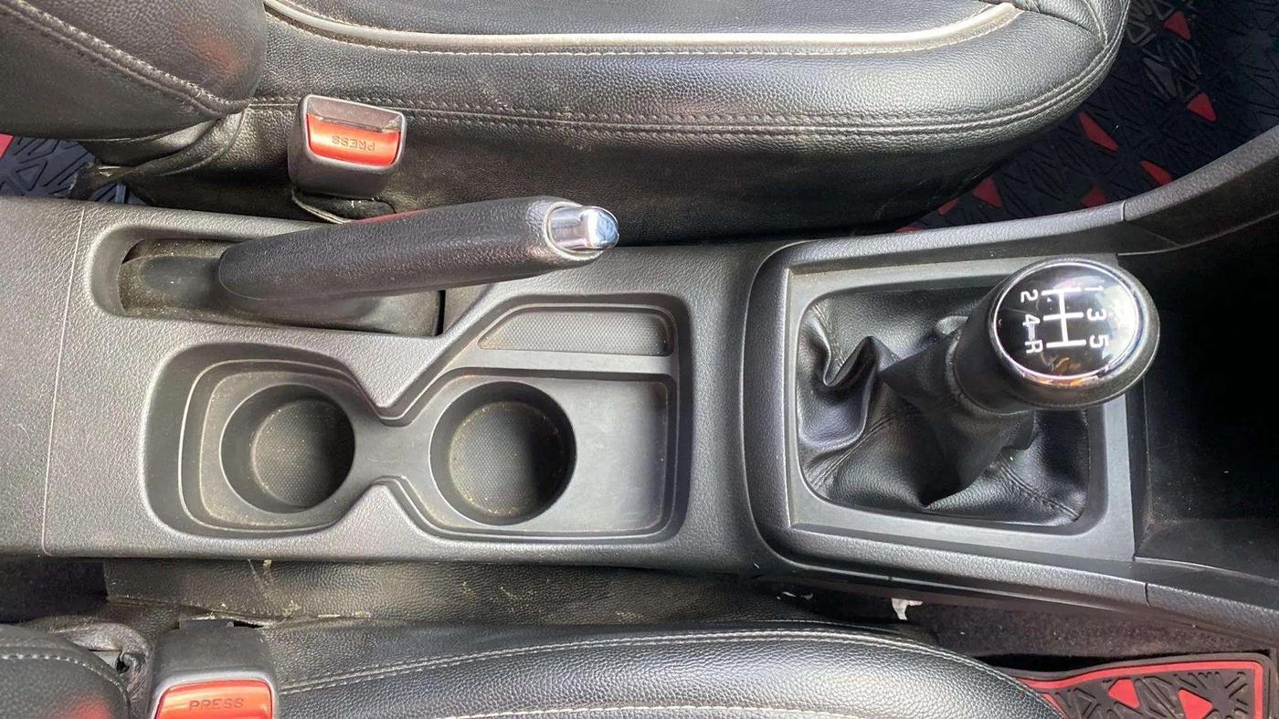 2020 Maruti Vitara Brezza ZXI, Petrol, Manual, 80,663 km, Gear Lever