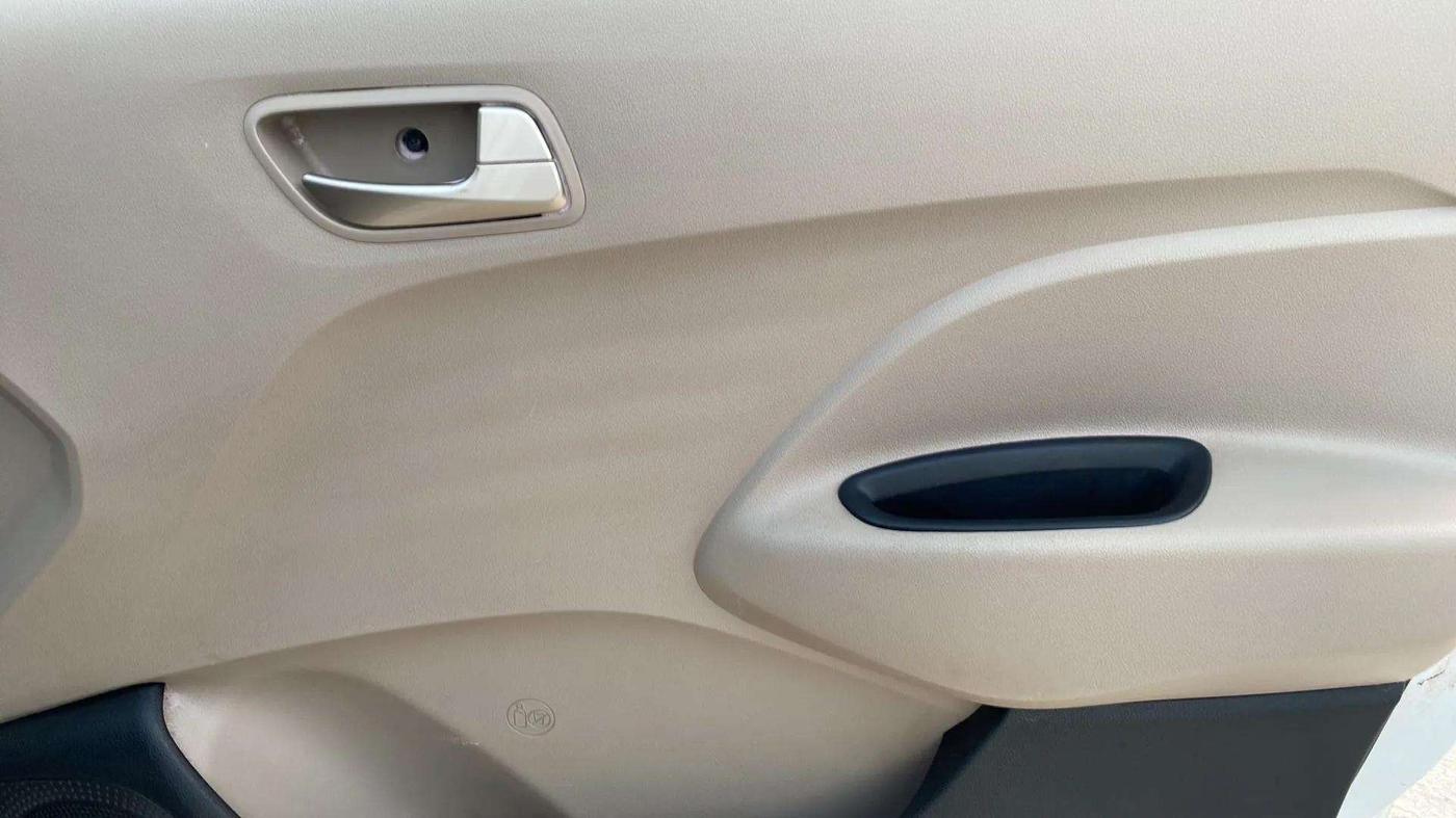 2018 Hyundai NEW SANTRO SPORTZ MT, CNG, Manual, 98,235 km, Driver Side Door Panels Control