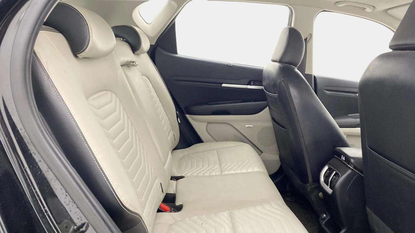 2022 KIA SONET HTX PLUS 1.5, Diesel, Manual, 41,921 km, Right Side Rear Door Cabin