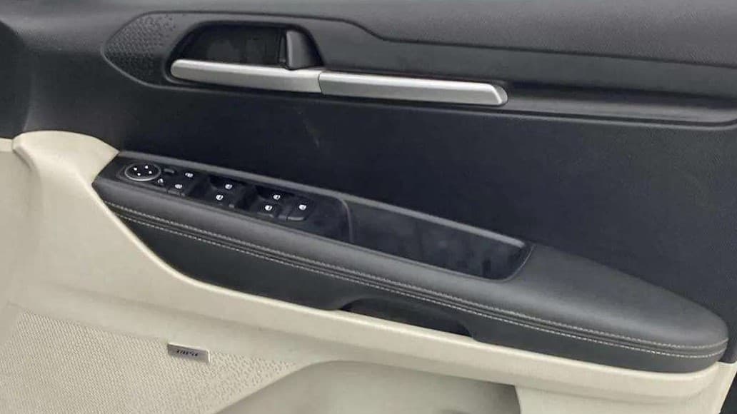 2022 KIA SONET HTX PLUS 1.5, Diesel, Manual, 41,921 km, Driver Side Door Panels Control
