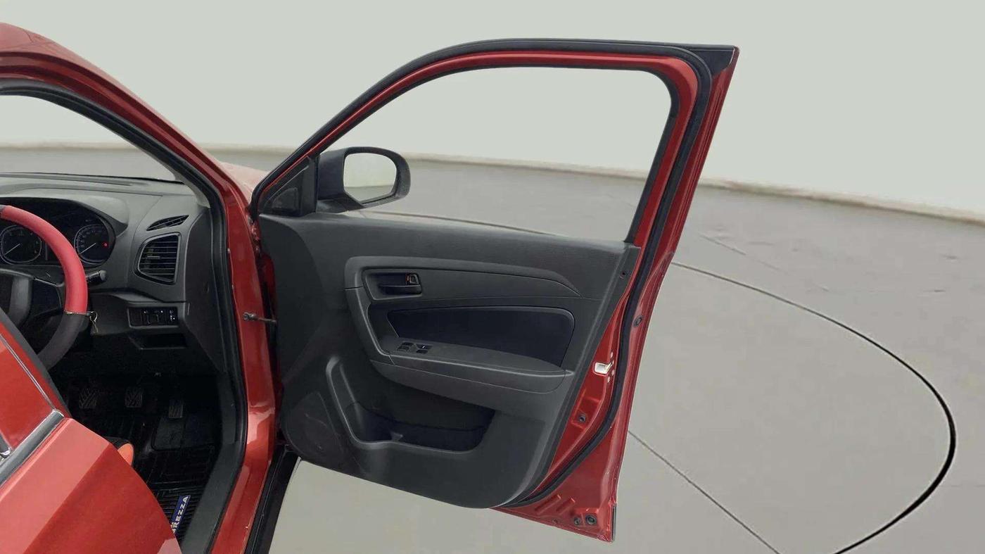 2016 Maruti Vitara Brezza LDI (O), Diesel, Manual, 86,842 km, RHS Front Door