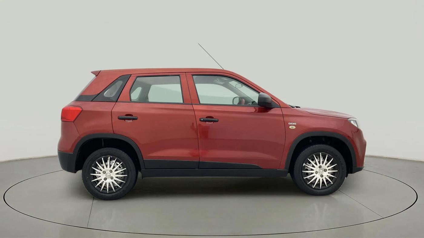 2016 Maruti Vitara Brezza LDI (O), Diesel, Manual, 86,842 km, Right Side View