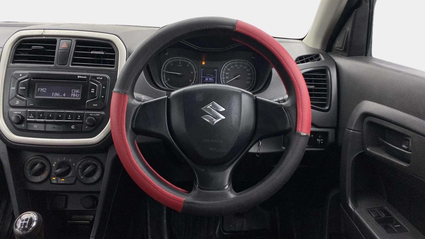 2016 Maruti Vitara Brezza LDI (O), Diesel, Manual, 86,842 km, Steering Wheel Close Up