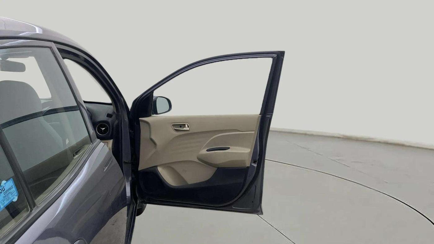 2019 Hyundai NEW SANTRO SPORTZ CNG, CNG, Manual, 63,252 km, RHS Front Door