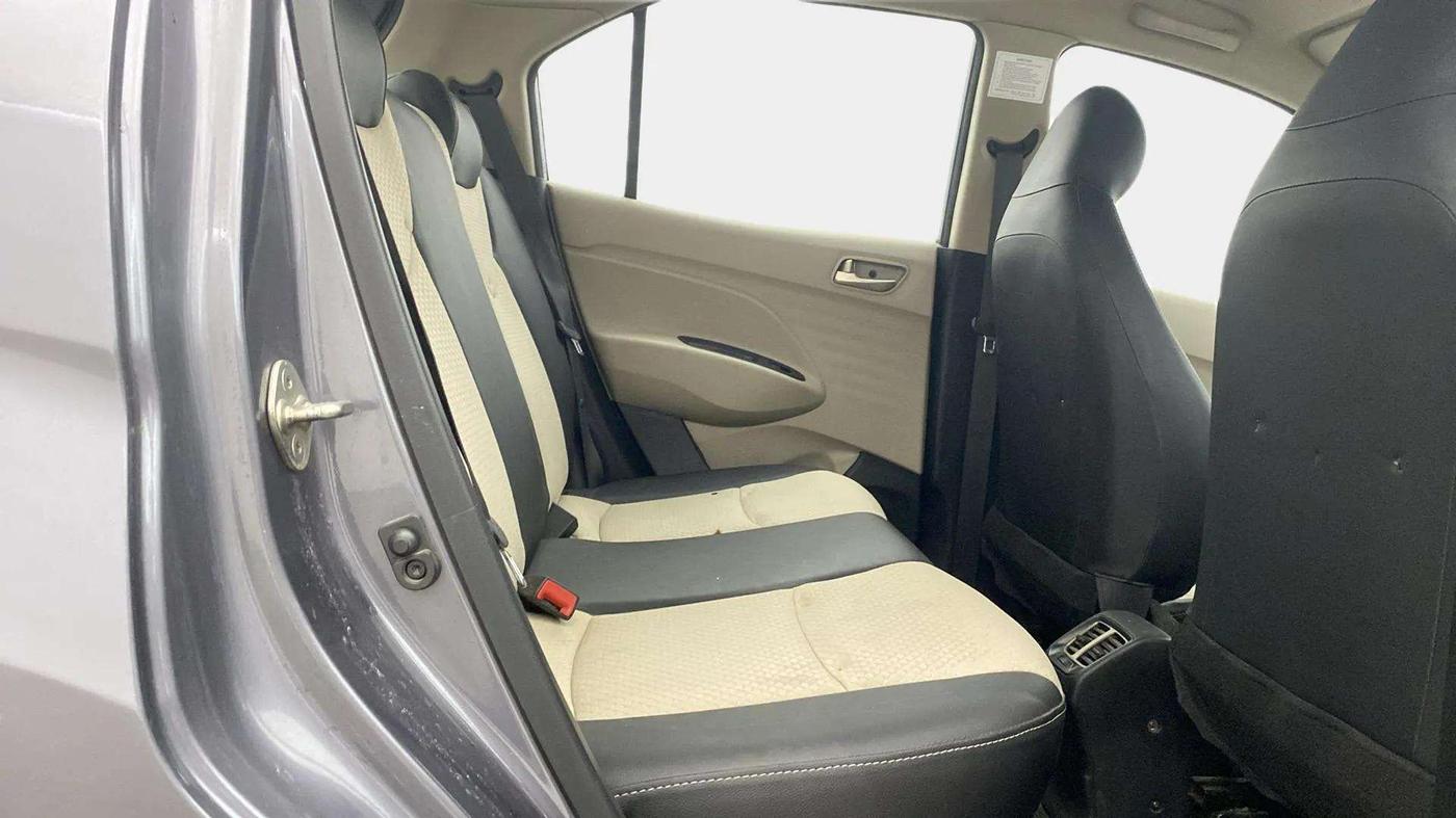 2019 Hyundai NEW SANTRO SPORTZ CNG, CNG, Manual, 63,252 km, Right Side Rear Door Cabin